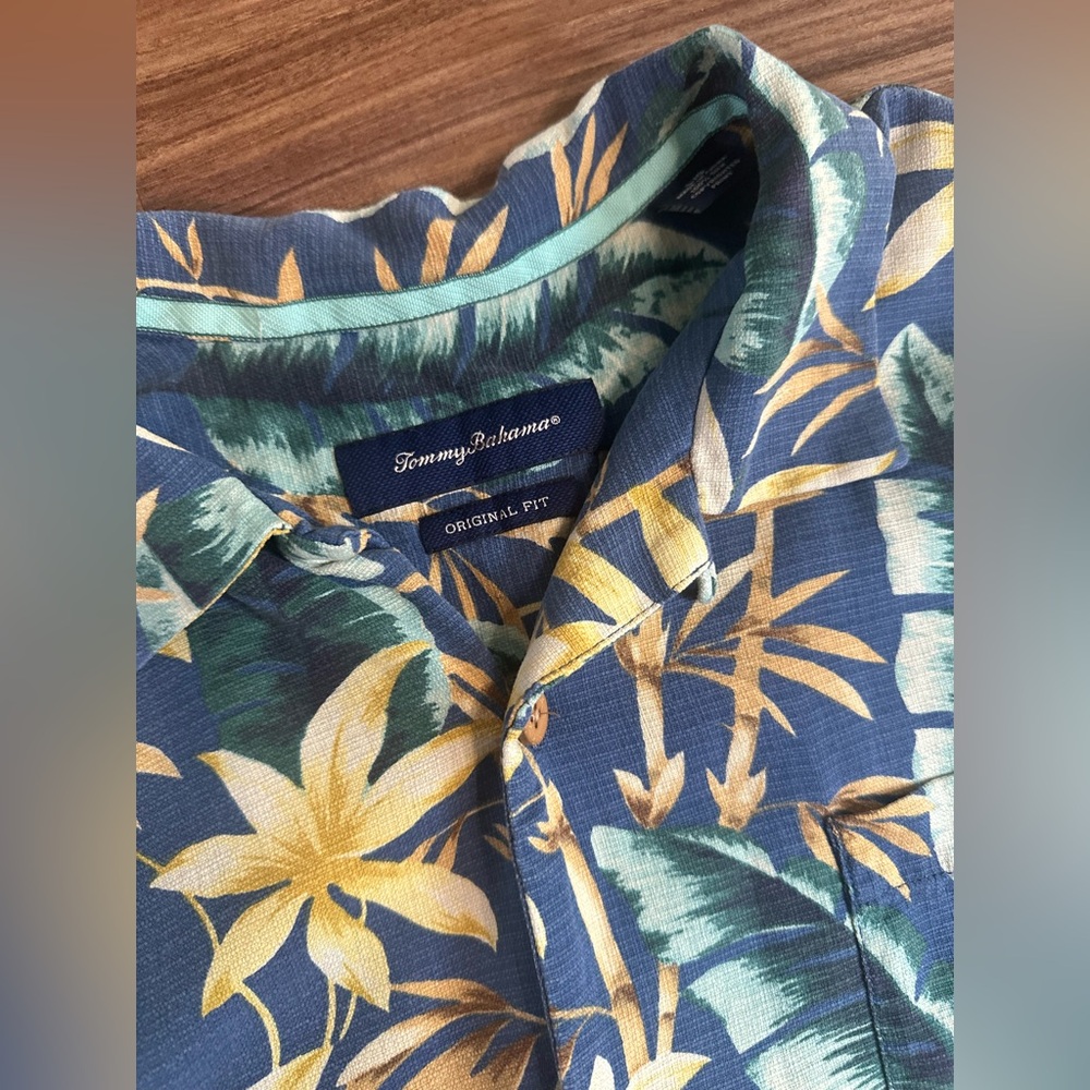 Tommy Bahama Hawaiian Shirt Blue Floral Silk Short Sleeve Button Front Men’s L - Picture 5 of 12